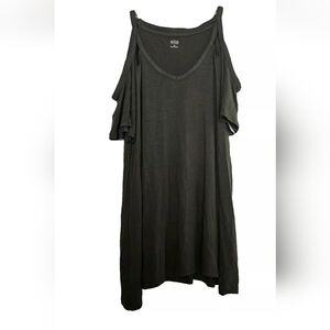 A.n.a A New Approach Womans Cold Shoulder Top Green Nwot Size Medium